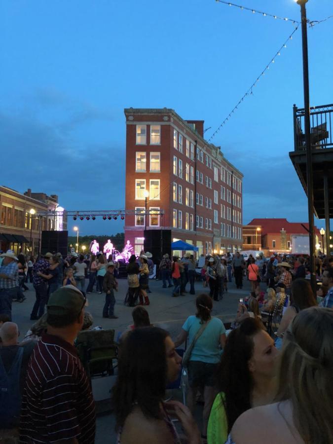 Frontier Hotel Pawhuska Экстерьер фото